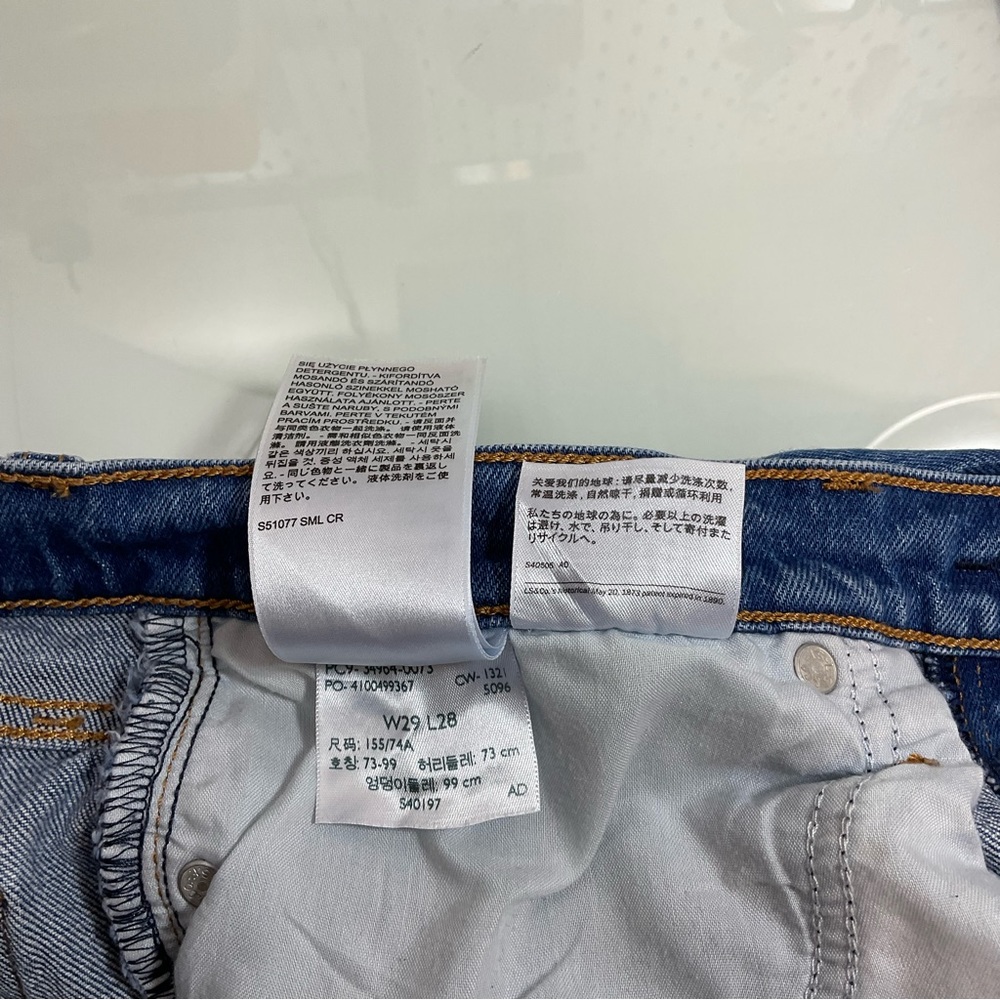 Levi’s Premium Wedgie Straight Jeans Medium Wash - Picture 10 of 13